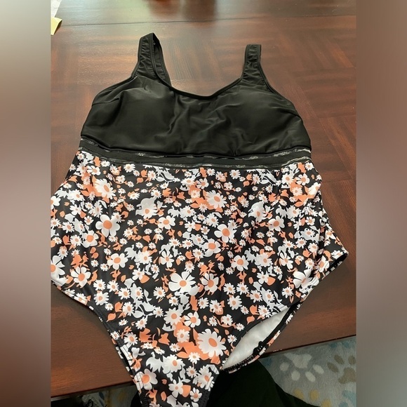 Sheri women’s floral print Mesh insert one piece swimsuit size X- Large - Picture 3 of 4